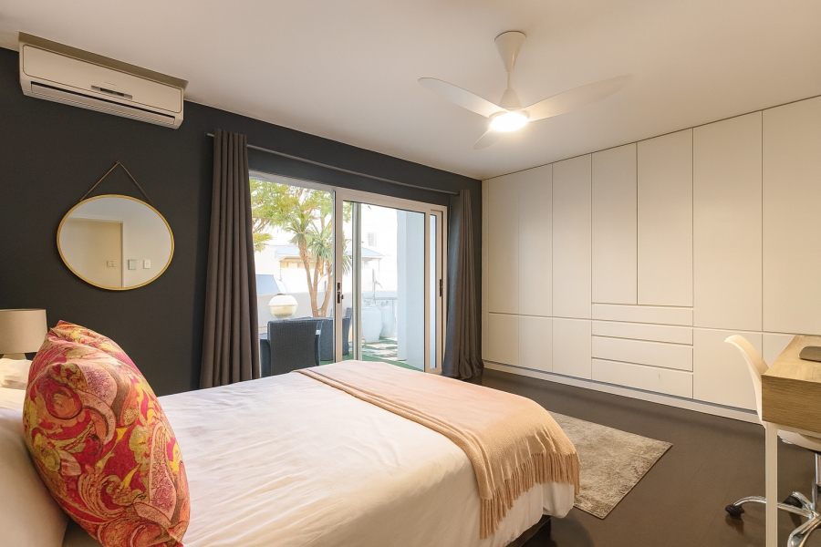 3 Bedroom Property for Sale in Sea Point Western Cape